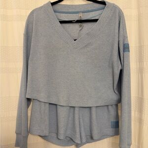 ALO Yoga Women's Sky Blue Ribbed Sweatshirt and Shorts. Size L